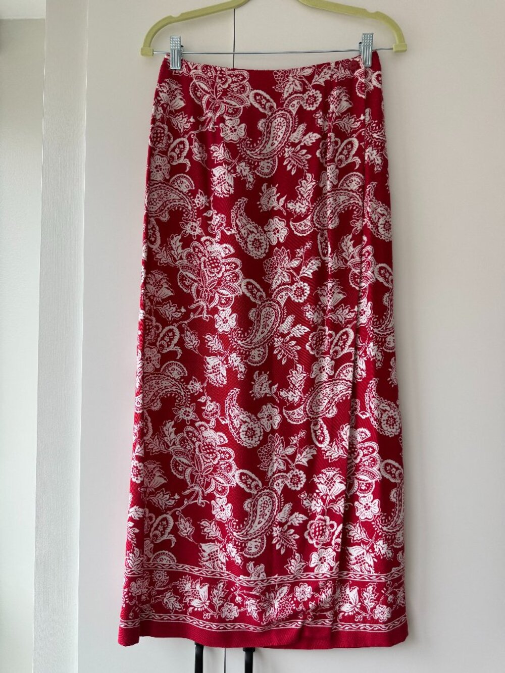 Talbots Red & White Long Paisley Wrap Skirt - size 6